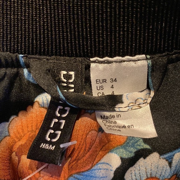 H&M Women 4 Bomber Jacket Zip Up Floral Glitter Neckline and Cuffs Sheet Lining - Picture 6 of 8